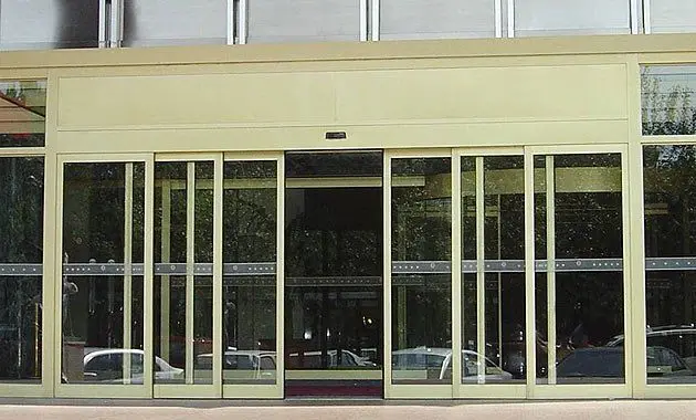 Двери алюминиевые автоматические раздвижные Dorma